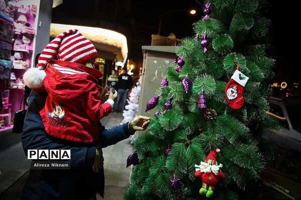 حال و هوای کریسمس در تهران