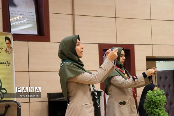 کارگاه آموزشی مربیان پیشتاز سازمان دانش‌آموزی ناحیه 2 آموزش و پرورش مشهد