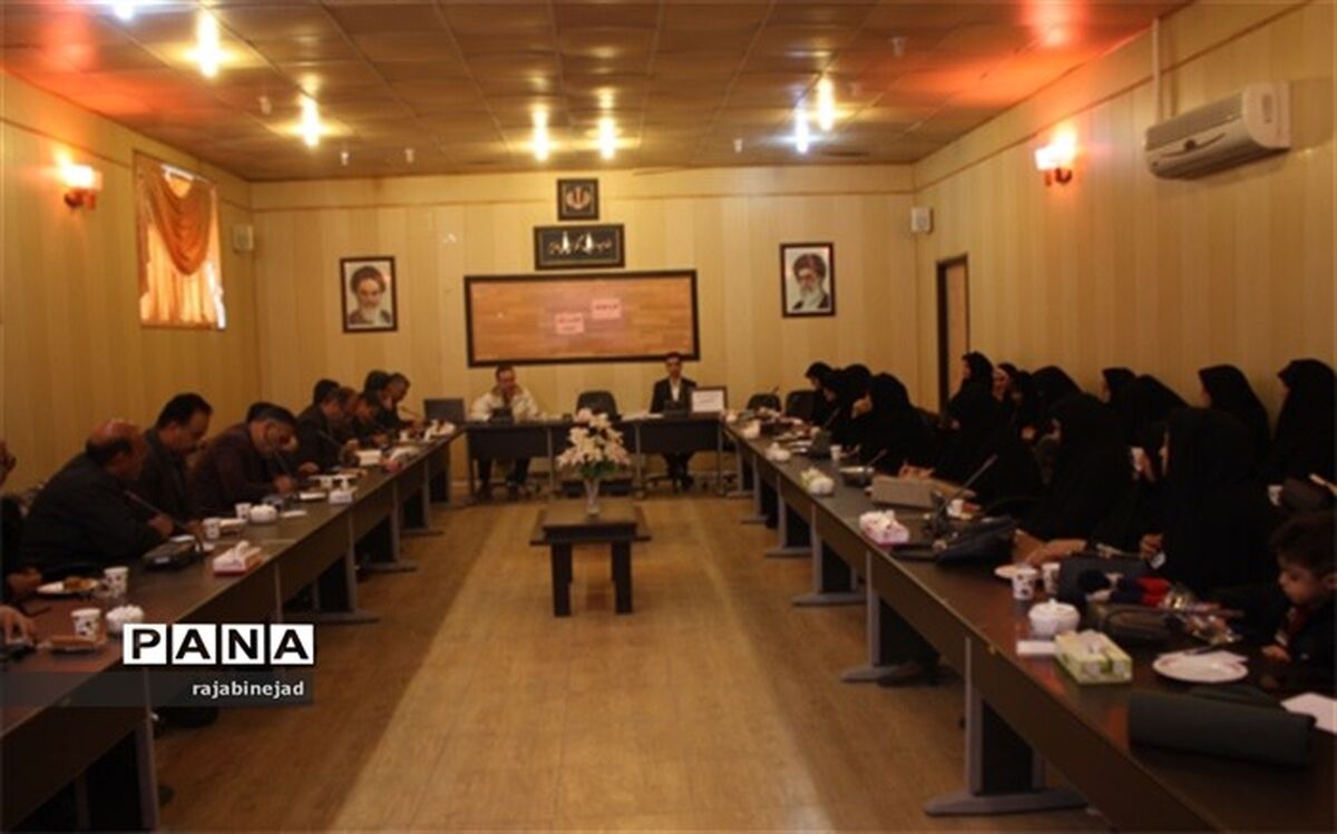جلسه طرح معرفت مربیان ومعاونین پرورشی ابرکوه برگزارشد