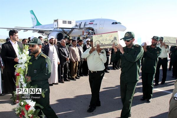 ورود پیکر مطهر دو شهید گمنام به استان هرمزگان