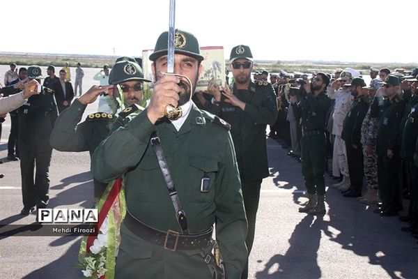ورود پیکر مطهر دو شهید گمنام به استان هرمزگان