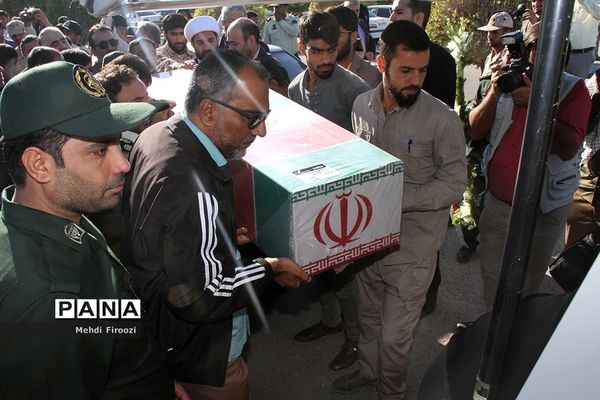 ورود پیکر مطهر دو شهید گمنام به استان هرمزگان