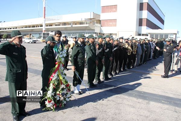 ورود پیکر مطهر دو شهید گمنام به استان هرمزگان