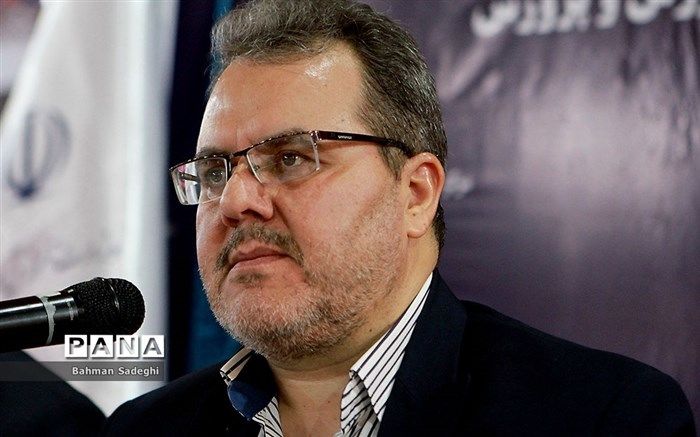 کریمی خبر داد: تشکل‌های رسمی معلمان پژوهنده در کشور راه‌اندازی می‌شود