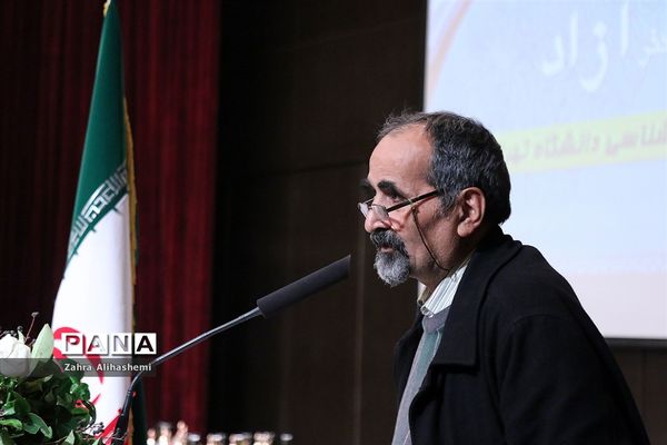 مراسم تجلیل از برگزیدگان المپیادهای جهانی و کشوری و رتبه‌های برتر کنکور