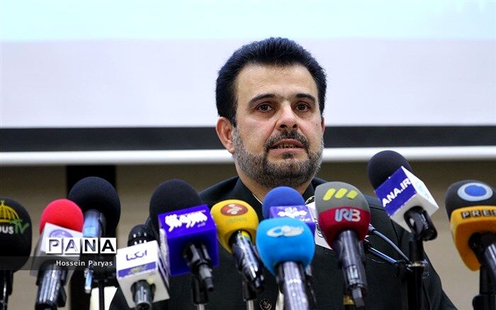 حضور گسترده دانش‌آموزان و فرهنگیان در نماز جمعه هفته جاری