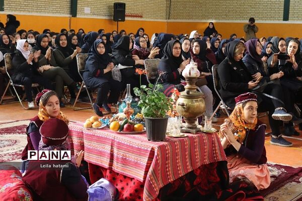 جشن بزرگ شب یلدا ویژه دانش آموزان مدرسه استثنایی علامه طباطبایی۲