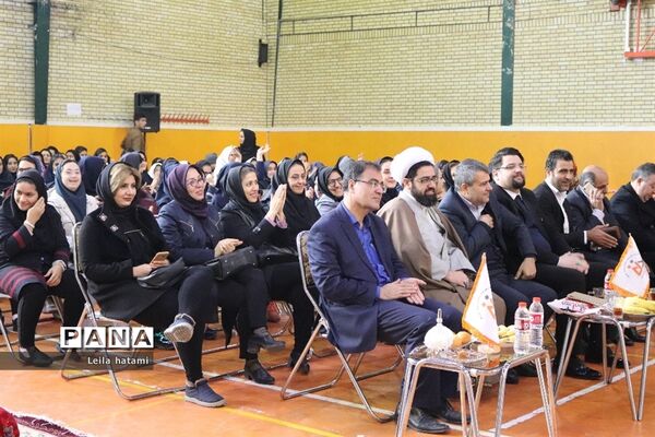 جشن بزرگ شب یلدا ویژه دانش آموزان مدرسه استثنایی علامه طباطبایی۲