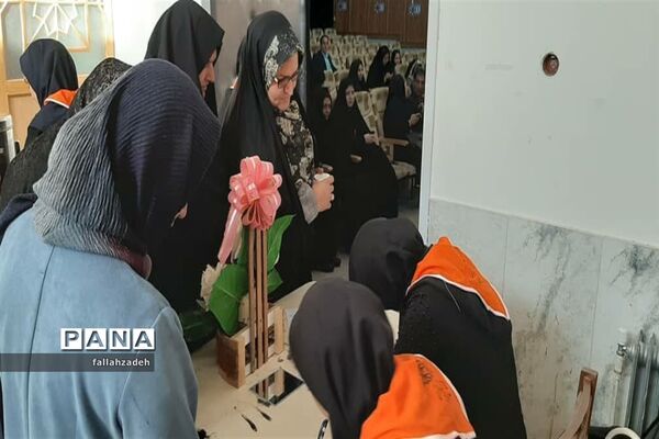 برگزاری جلسه آموزش خانواده دبیرستان علم و ادب ابرکوه