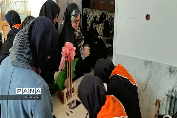 برگزاری جلسه آموزش خانواده دبیرستان علم و ادب ابرکوه