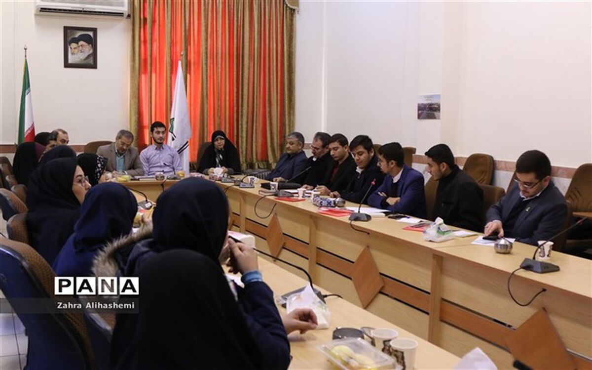 برگزاری کارگروه تحقق بیانیه گام دوم انقلاب در شهر تهران