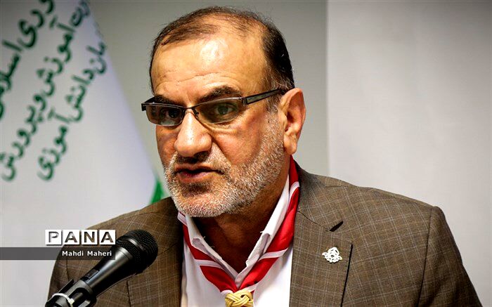 سازمان دانش‌آموزی کلینیک رفع آسیب‌های اجتماعی و توانمند کردن دانش‌آموزان با فعالیت‌های مشارکتی و گروهی است