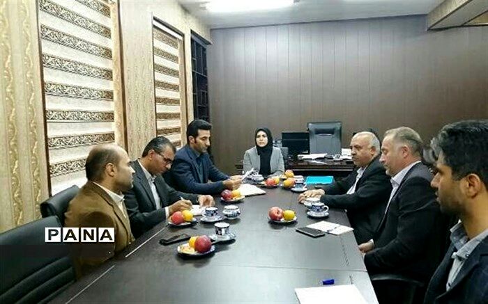 نشست  شورای شهرستان تفت با مدیر کل اداره محیط زیست استان  
