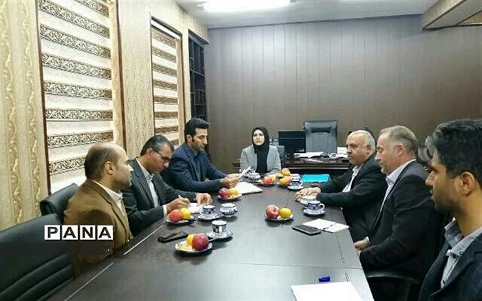 نشست  شورای شهرستان تفت با مدیر کل اداره محیط زیست استان  