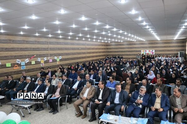 نمایشگاه دست آوردهای دانش آموزی هفته پژوهش و فناوری ناحیه 2 اهواز