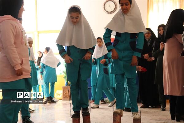 برگزاری نمایشگاه هفته پژوهش در مدارس آباده