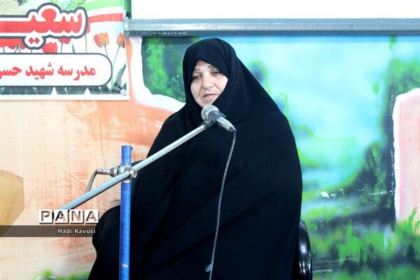 بزرگداشت شهدای مدافع حرم در مدرسه شهید آذریان اسلام‌آباد