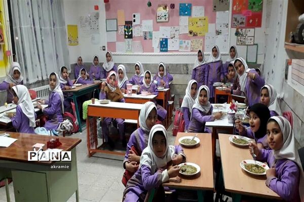 برگزاری شب یلدای قرآنی در مدرسه شاهد عبدالرحمن آدمی ابرکوه