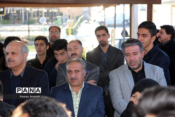 مراسم تشییع دانش آموز پیشتاز در خراسان جنوبی