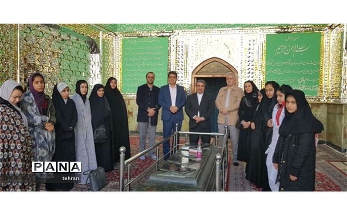 مهدی نیکبخت در مراسم  تجدید میثاق با شهدا به مناسبت هفته سواد آموزی