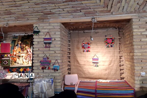 برپایی بازارچه صنایع دستی در سرای فاتح نی ریز