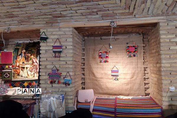 برپایی بازارچه صنایع دستی در سرای فاتح نی ریز
