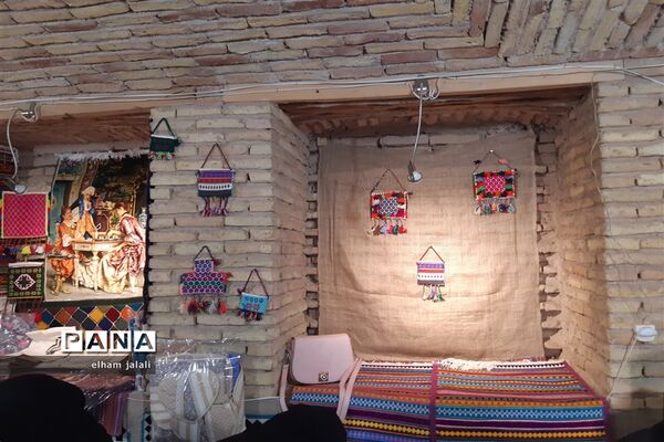 برپایی بازارچه صنایع دستی در سرای فاتح نی ریز