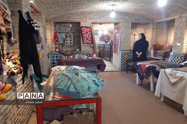 برپایی بازارچه صنایع دستی در سرای فاتح نی ریز