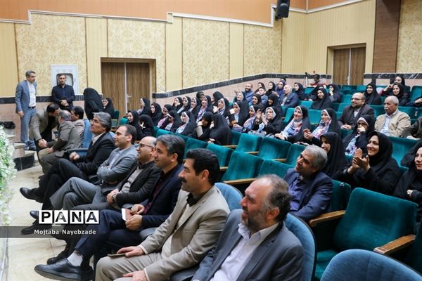 رونمایی از پوستر سی و هشتمین جشنواره مسابقات فرهنگی و هنری دانش‌آموزان خراسان رضوی