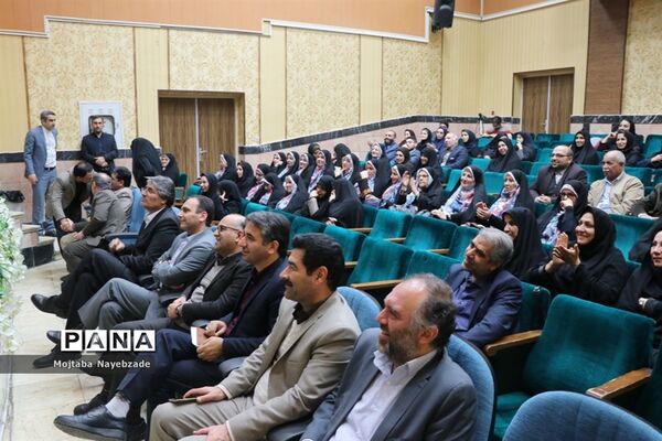 رونمایی از پوستر سی و هشتمین جشنواره مسابقات فرهنگی و هنری دانش‌آموزان خراسان رضوی