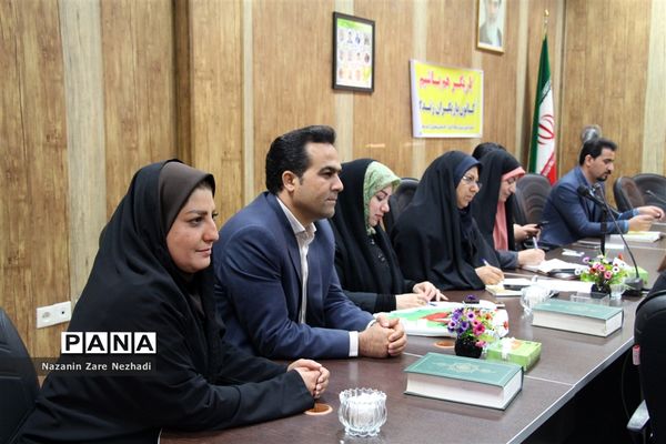 نخستین جلسه منتخبین شورای دانش آموزی آموزش پرورش ناحیه ۴ شیراز