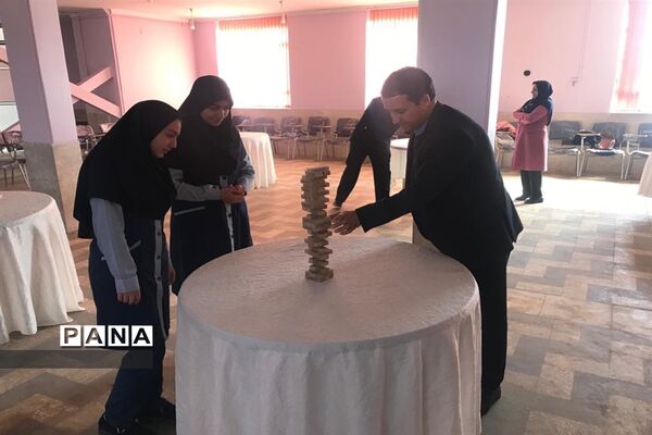 برگزاری المپیاد دانش آموزی بازی های فکری سرگرمی در ناحیه 3 شیراز