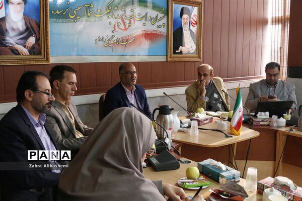 جلسه مشترک کارشناسان و مسئولان مشاوره و مراقبت در برابر آسیب‌های اجتماعی مناطق شهر تهران