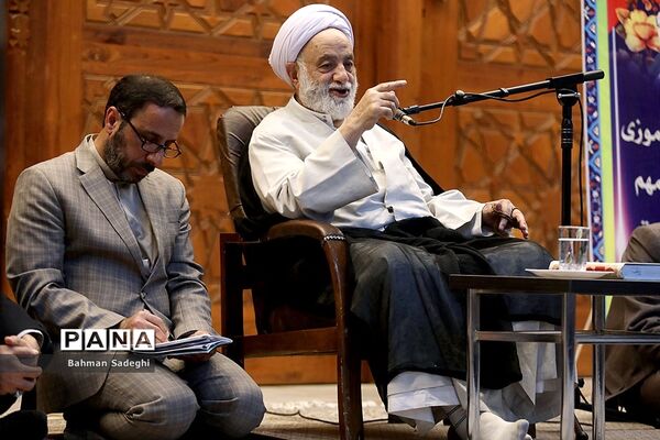 تجدید میثاق کارکنان نهضت سوادآموزی با آرمان‌های امام خمینی (ره )