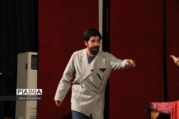 اجرای تئاتر لیگ قهرمانان در ساری