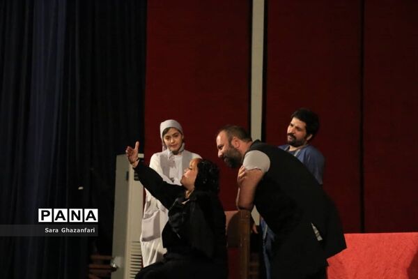 اجرای تئاتر لیگ قهرمانان در ساری