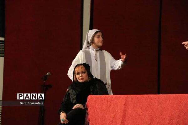 اجرای تئاتر لیگ قهرمانان در ساری