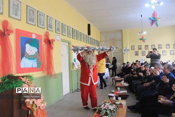 برگزاری جشن سال نو دانش آموزان مدرسه ارامنه اسدی در تبریز