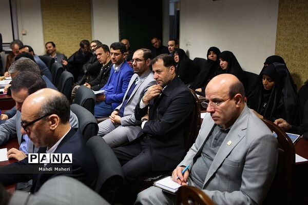 نشست صمیمی وزیرآموزش و پرورش با مدیران و کارکنان معاونت پرورشی و فرهنگی