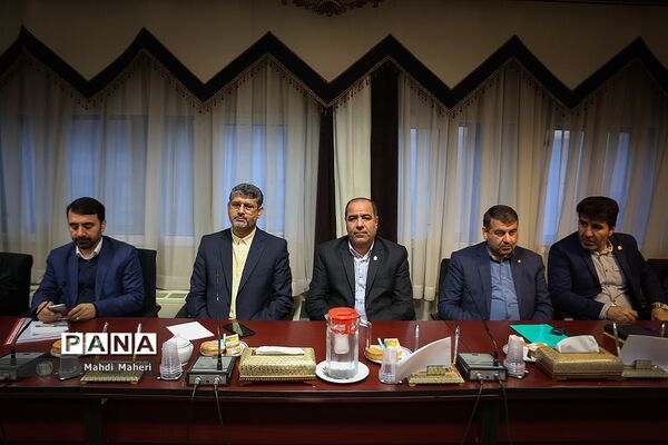 نشست صمیمی وزیرآموزش و پرورش با مدیران و کارکنان معاونت پرورشی و فرهنگی