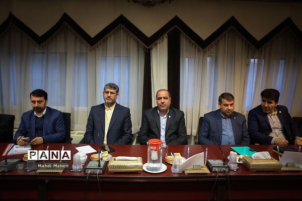 نشست صمیمی وزیرآموزش و پرورش با مدیران و کارکنان معاونت پرورشی و فرهنگی