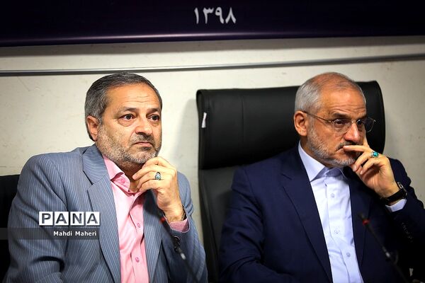 نشست صمیمی وزیرآموزش و پرورش با مدیران و کارکنان معاونت پرورشی و فرهنگی