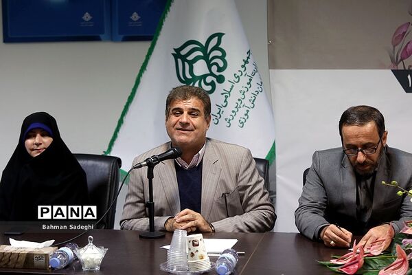مراسم تکریم و تودیع قائم‌ مقام سازمان دانش‌آموزی