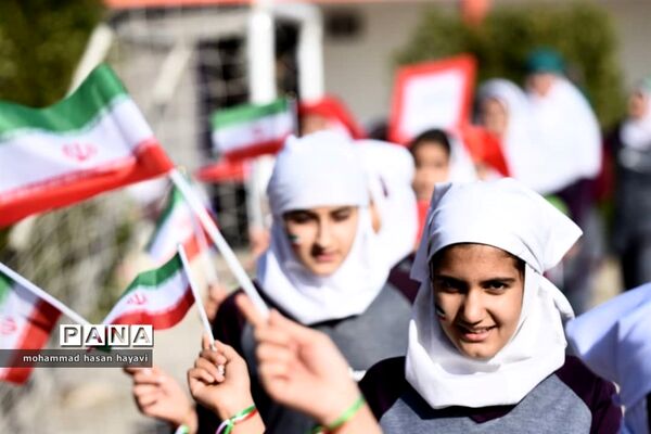 آیین افتتاحیه المپیاد ورزشی درون مدرسه آبادان در دبستان جلال آل احمد