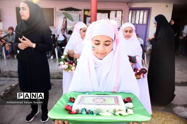 آیین افتتاحیه المپیاد ورزشی درون مدرسه آبادان در دبستان جلال آل احمد
