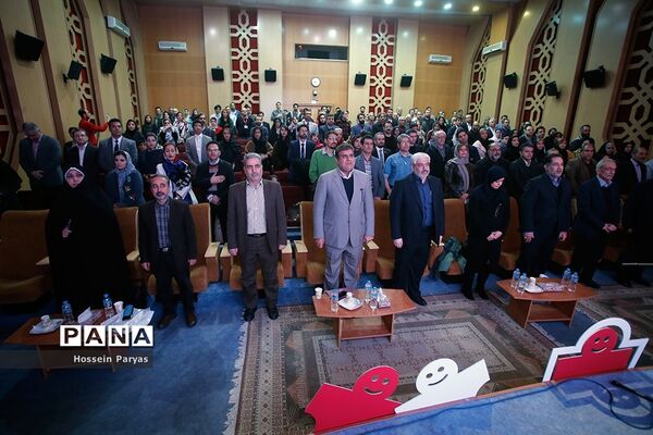 آیین تقدیر از پیشکسوتان و فعالان صنعت اسباب‌بازی