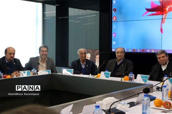 نشست هیات مدیره مجمع خیرین مدرسه ساز شهرستانهای استان تهران به میزبانی بنیاد خیریه شهیدان تقی زاده