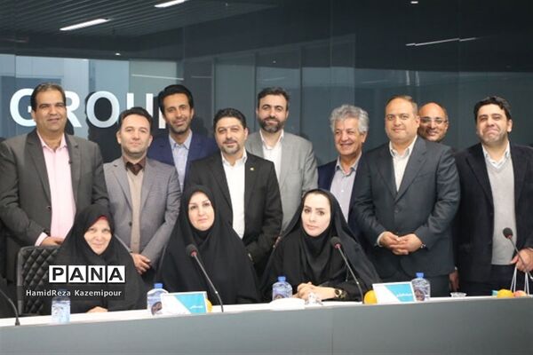 نشست هیات مدیره مجمع خیرین مدرسه ساز شهرستانهای استان تهران به میزبانی بنیاد خیریه شهیدان تقی زاده
