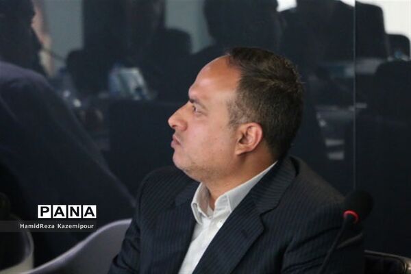 نشست هیات مدیره مجمع خیرین مدرسه ساز شهرستانهای استان تهران به میزبانی بنیاد خیریه شهیدان تقی زاده