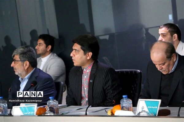 نشست هیات مدیره مجمع خیرین مدرسه ساز شهرستانهای استان تهران به میزبانی بنیاد خیریه شهیدان تقی زاده